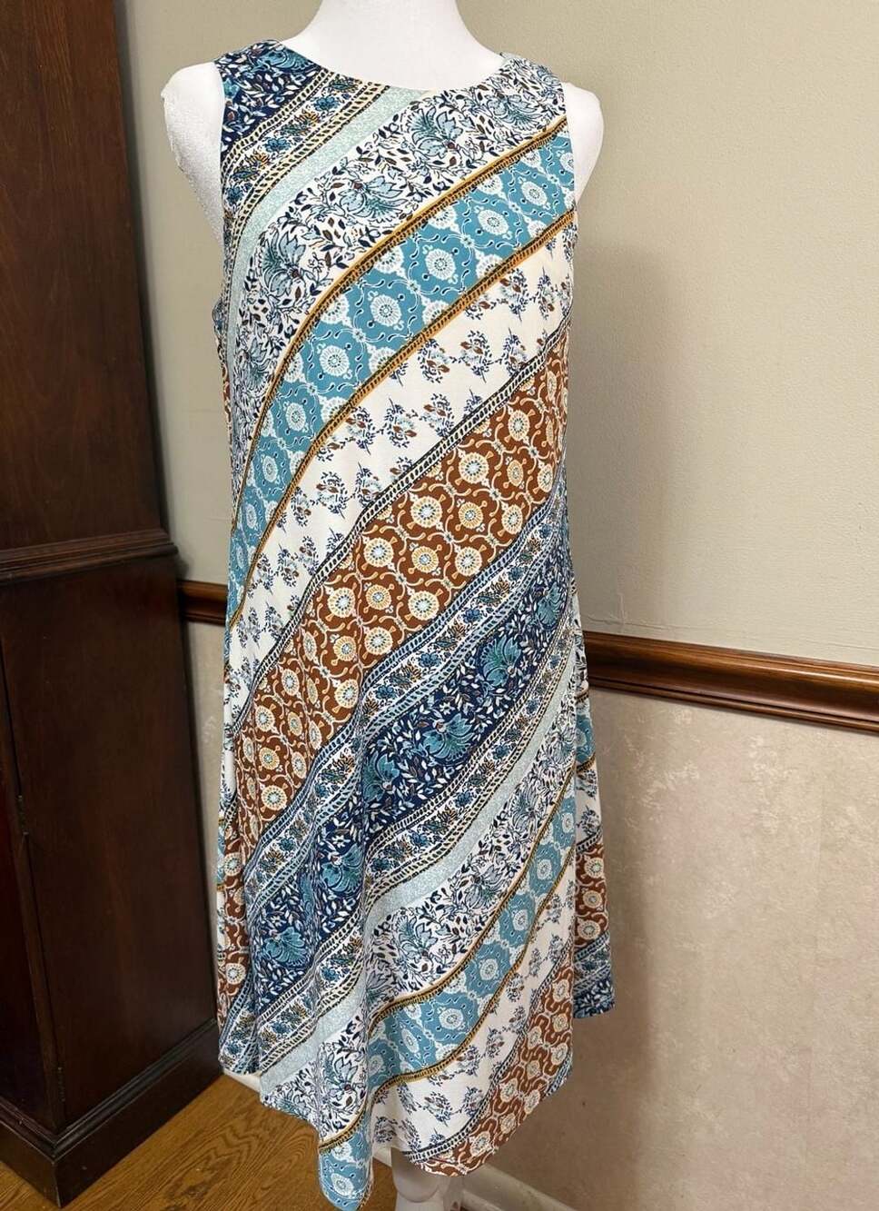 Anne Klein Sleeveless Diagonal Paisley Patchwork Shift Dress Size 4